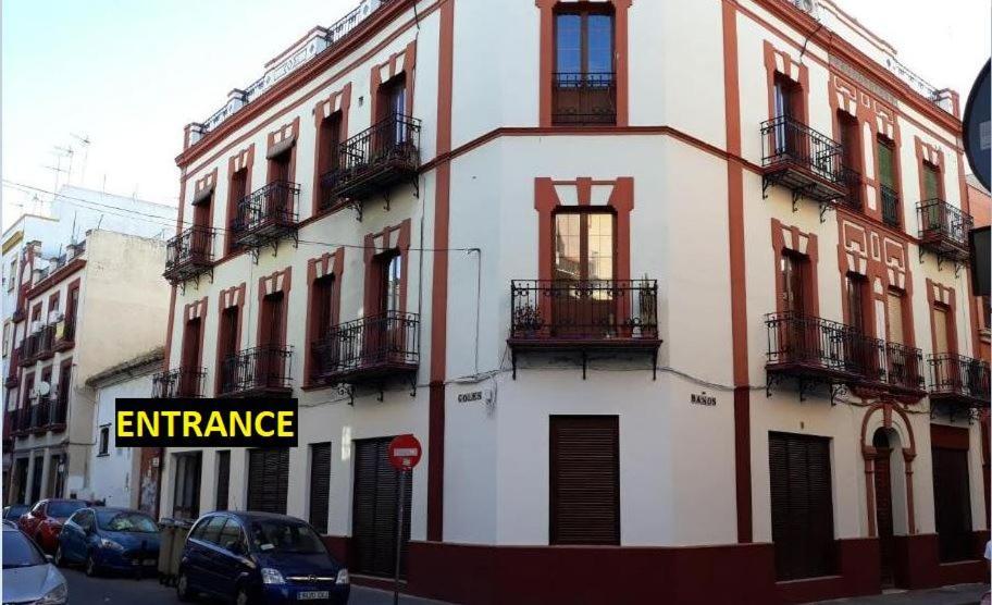 Hub Hostel Siviglia Esterno foto