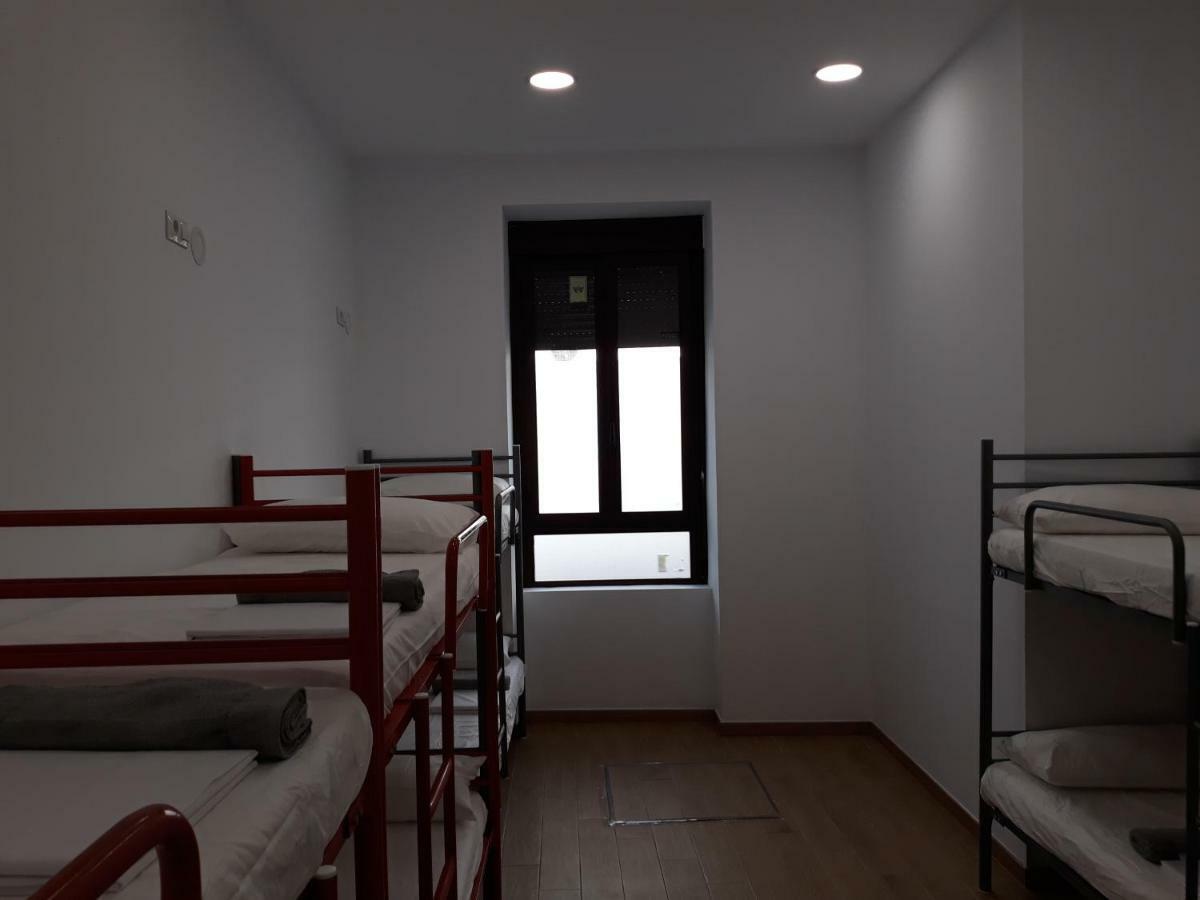 Hub Hostel Siviglia Esterno foto