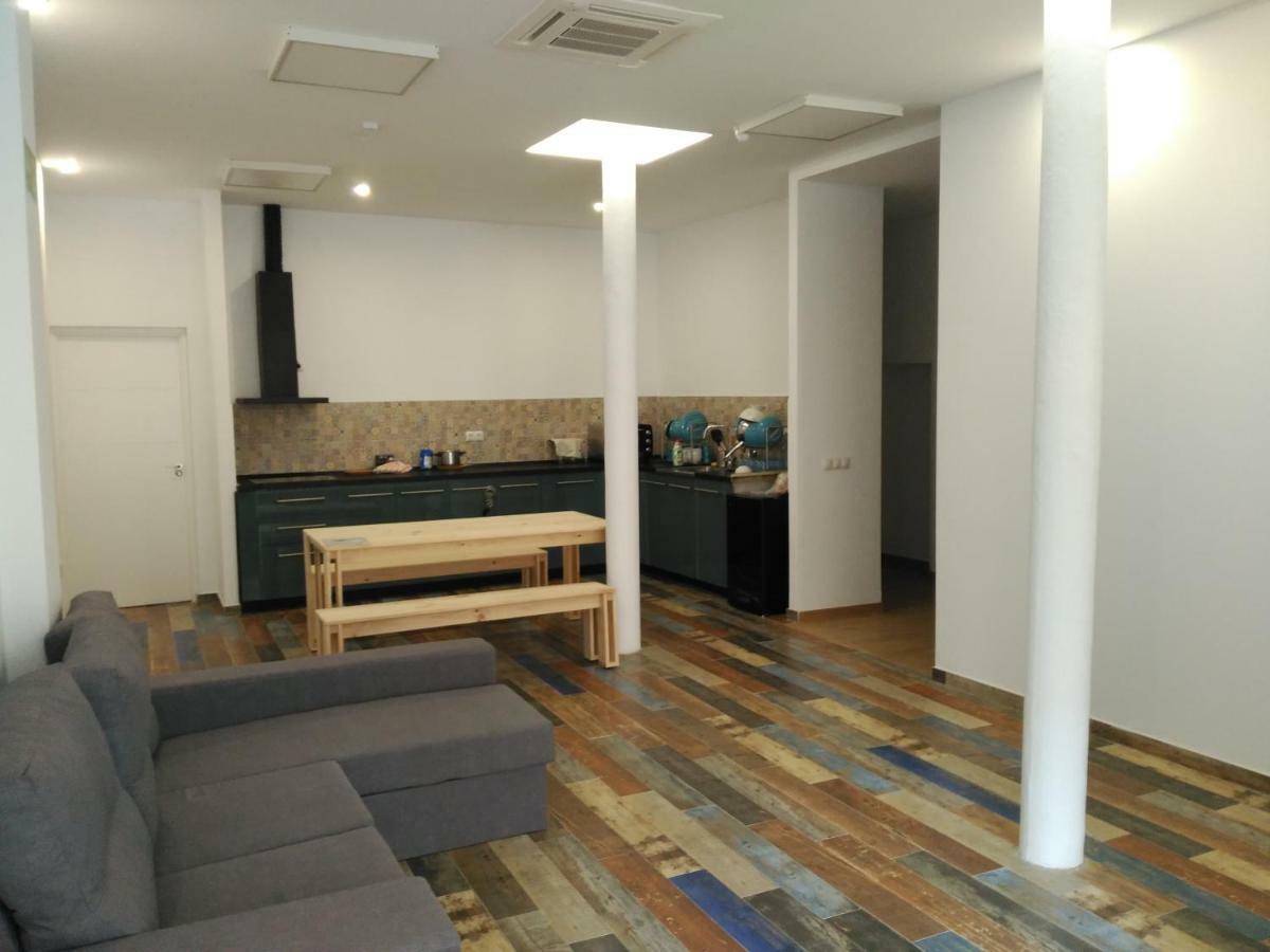 Hub Hostel Siviglia Esterno foto